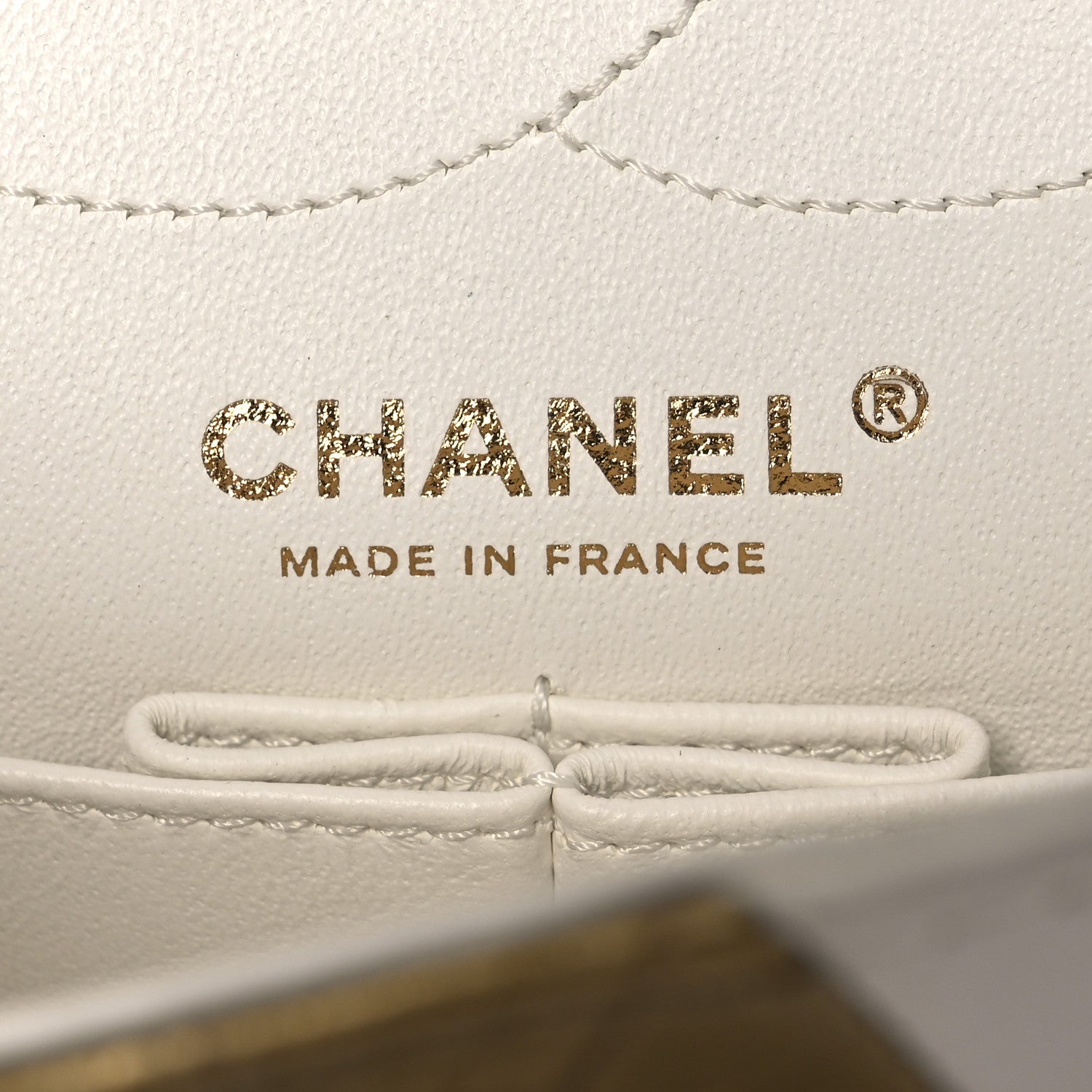 Chanel Lambskin Metallic Calfskin Crocodile Embossed 2.55 Cocodile Reissue 225 Flap White Gold 5 of 12