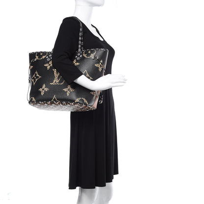 Louis Vuitton Monogram Giant Jungle Neverfull MM Black 2 of 12