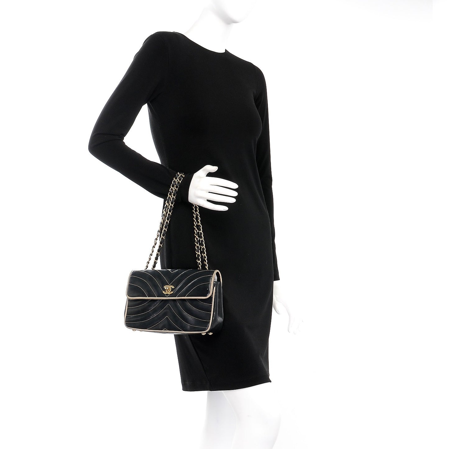 Lambskin Small Chevron Flap Black Beige