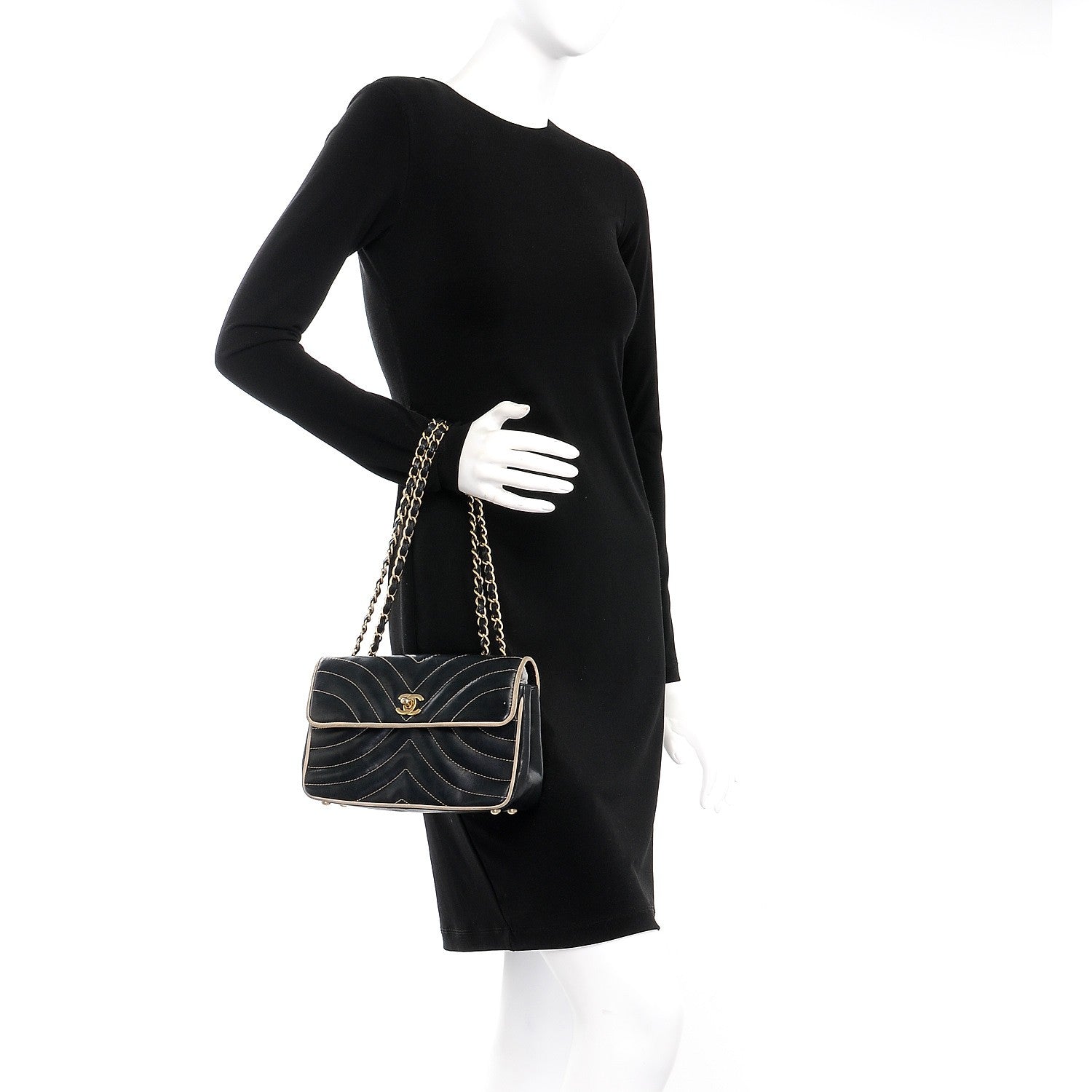 Chanel Lambskin Small Chevron Flap Black Beige 3 of 16