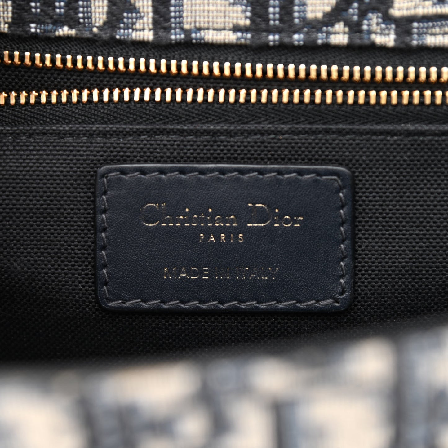 Oblique 30 Montaigne Chain Flap Bag Blue
