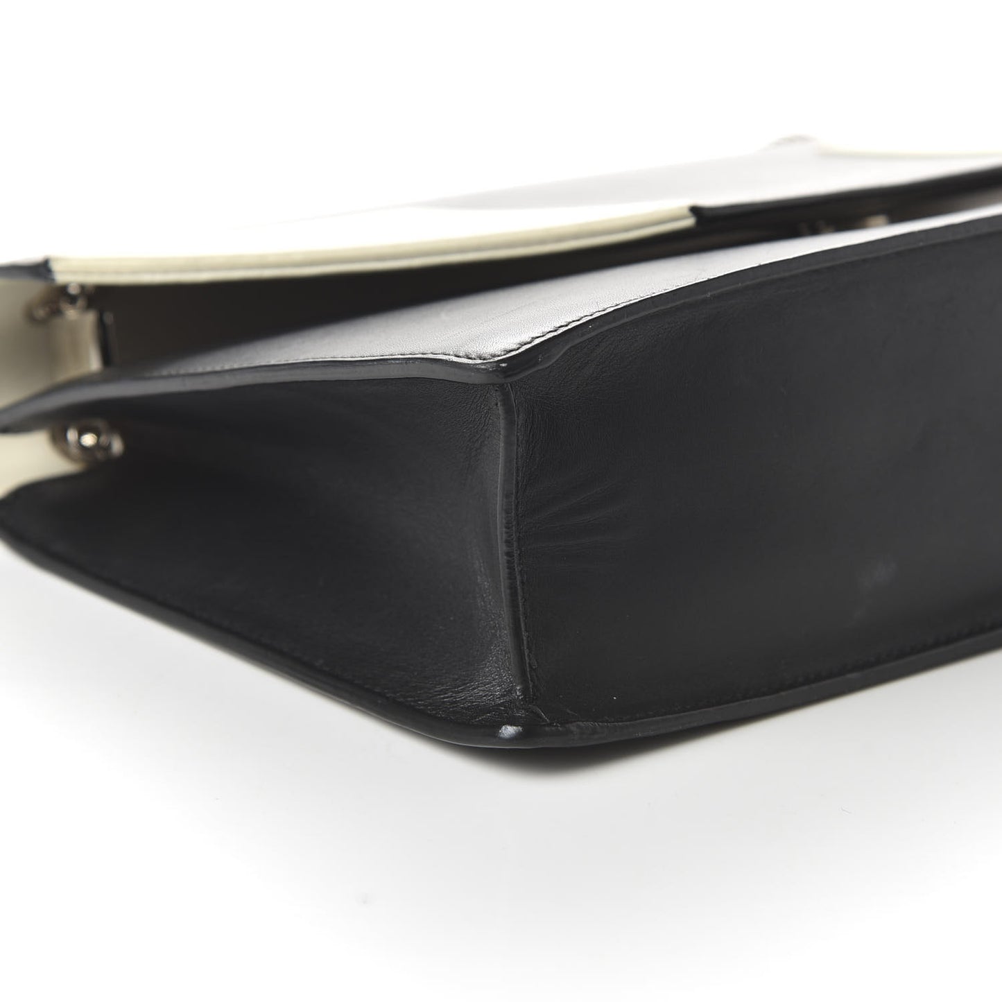 Calfskin Medium Classic Betty Black White