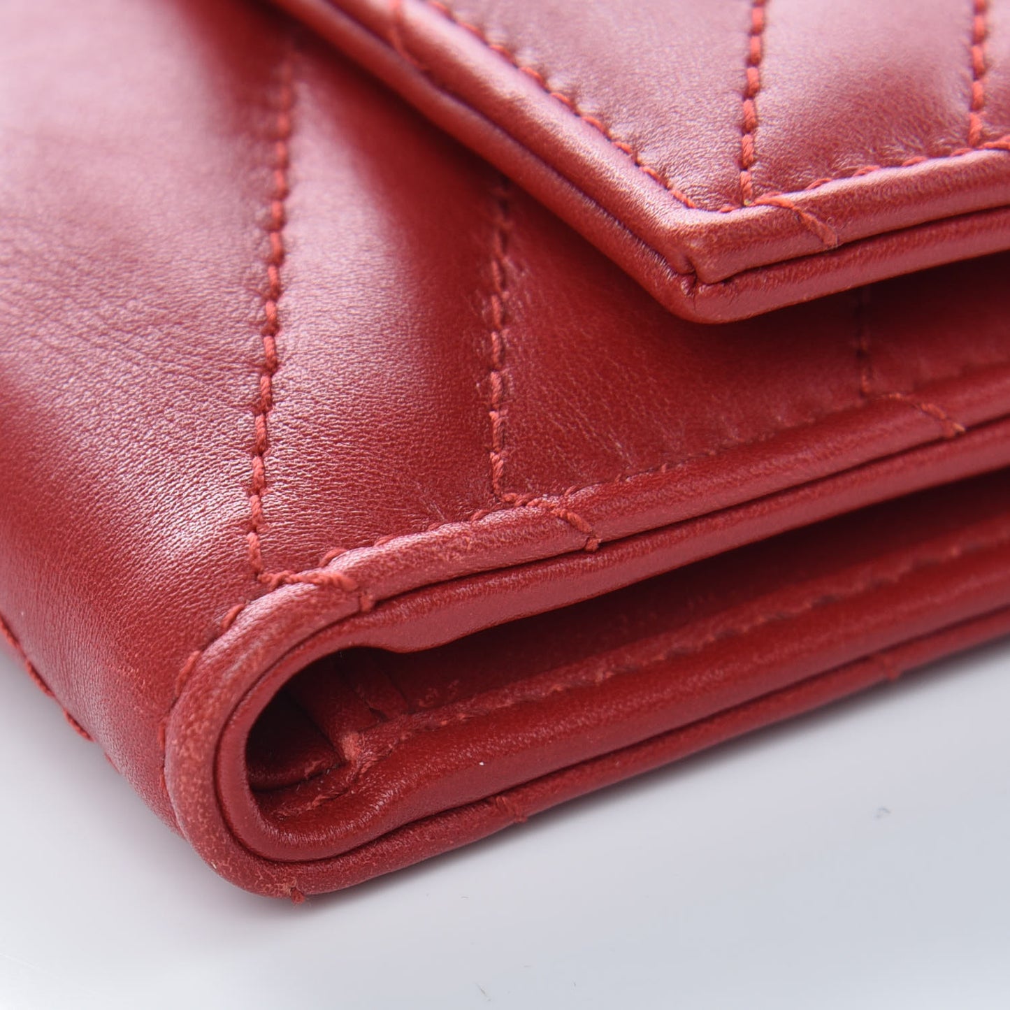 Calfskin Matelasse GG Marmont Wallet Hibiscus Red