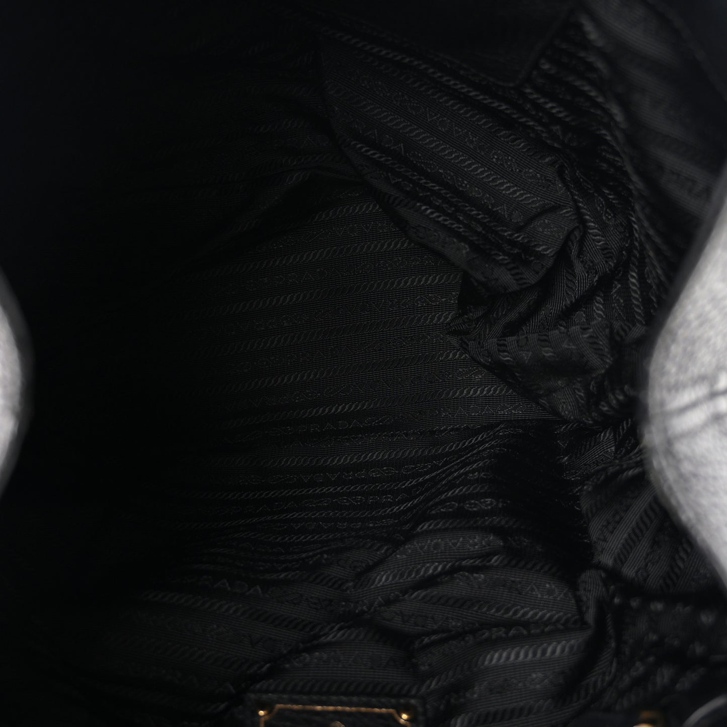 Vitello Daino Tote Black