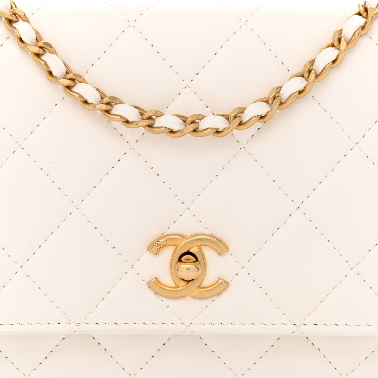 Lambskin Quilted CC Pearl Crush Wallet on Chain WOC White