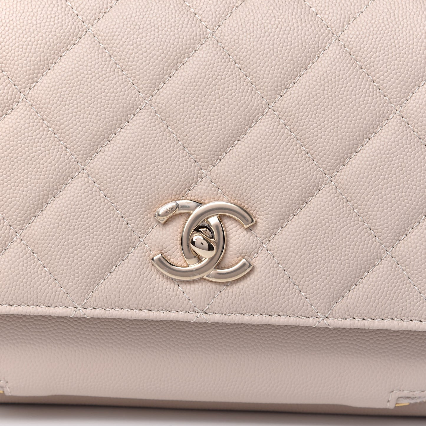 Caviar Quilted Medium Business Affinity Flap Beige