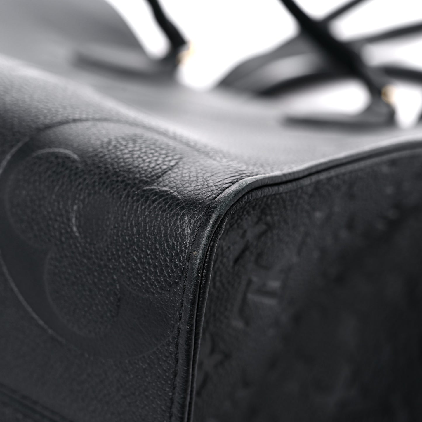Empreinte Monogram Giant Onthego MM Black