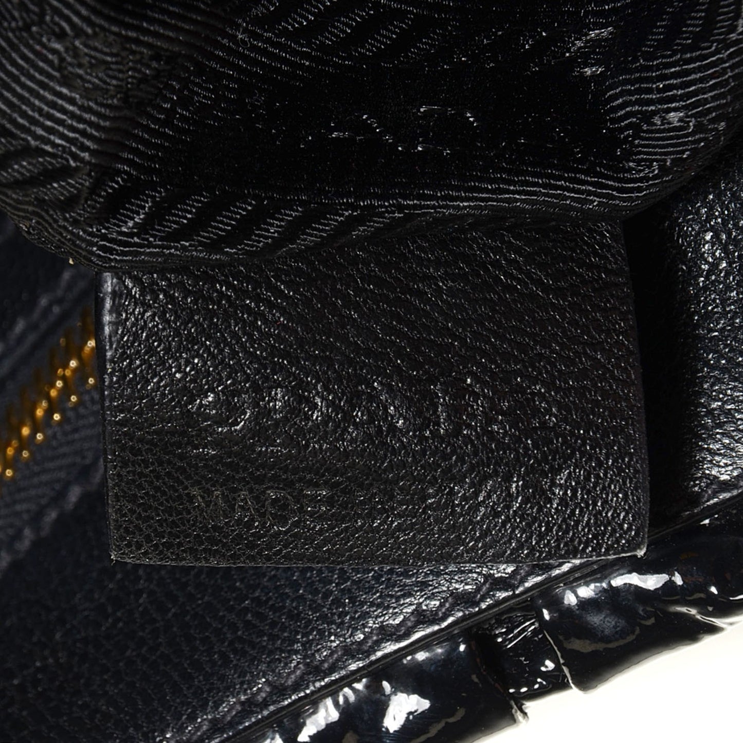 Vernice Gaufre Shoulder Bag Black