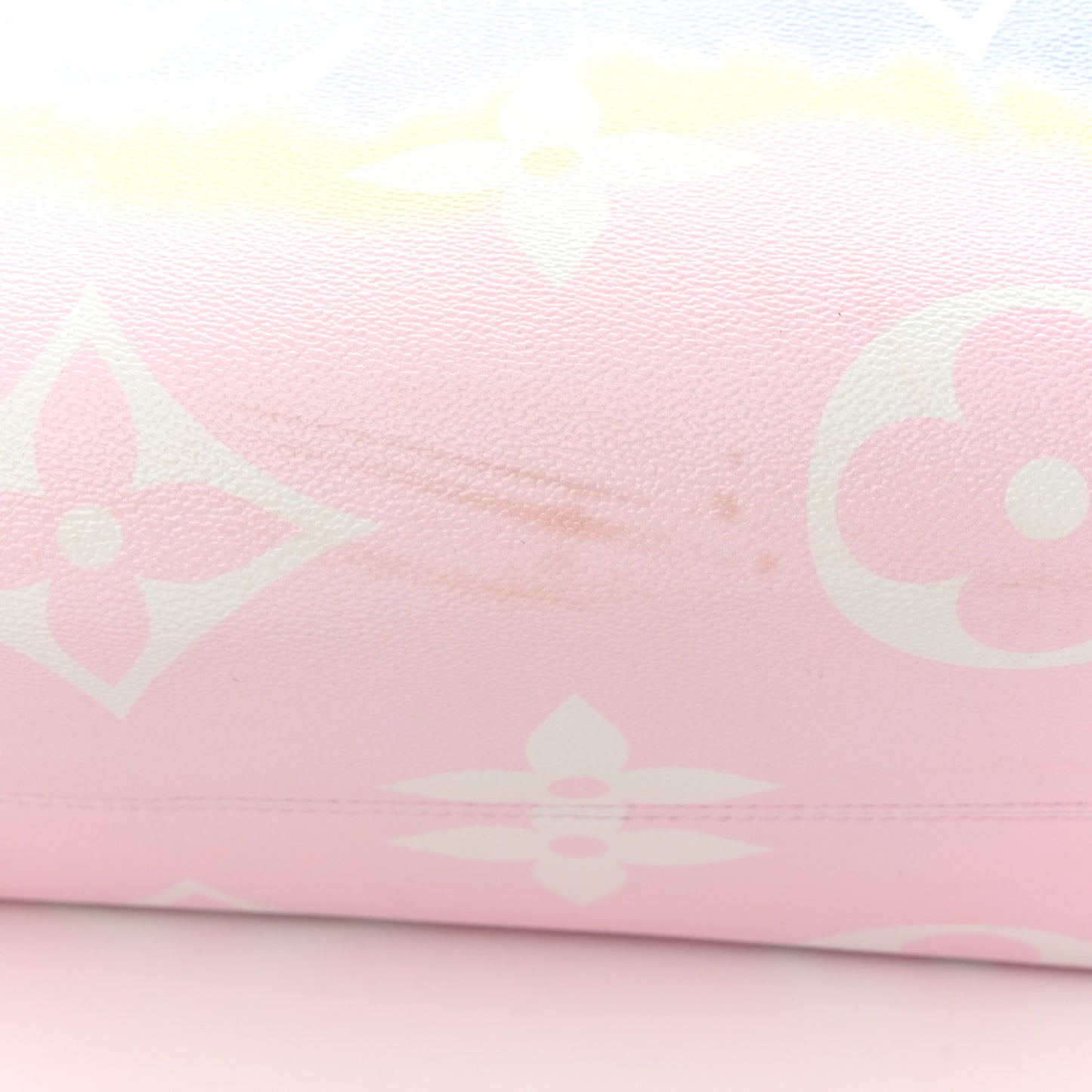 Monogram Escale Onthego GM Pastel