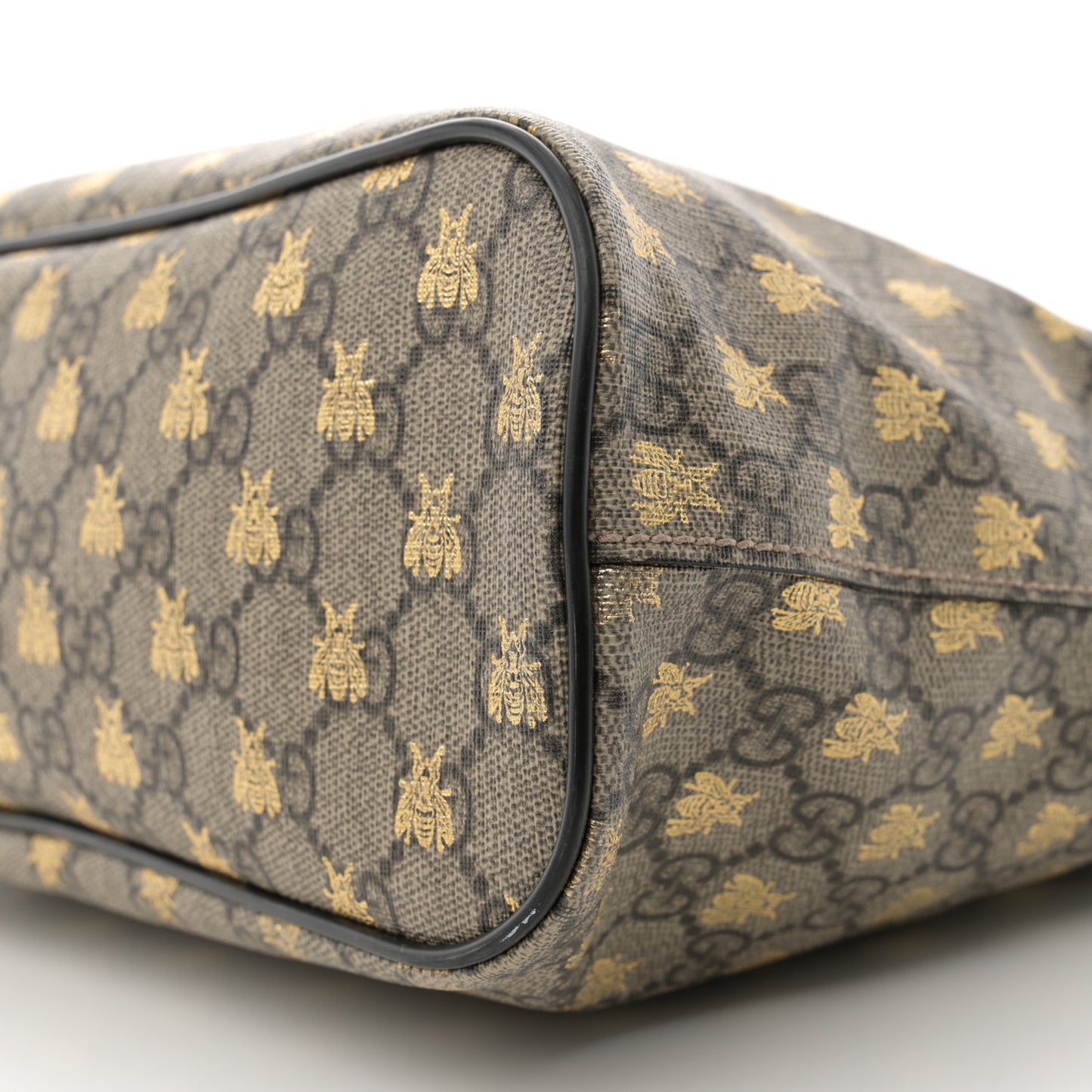 Soft GG Supreme Monogram Bees Small Crossbody Tote Beige Oro Black