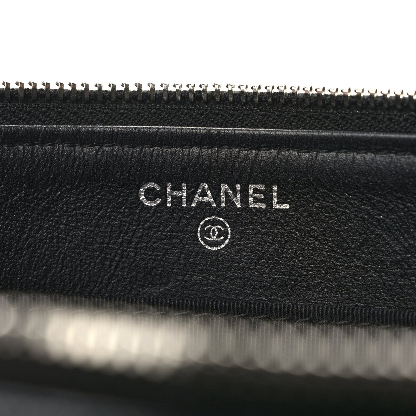Iridescent Caviar Quilted Small Zipped Pouch Black