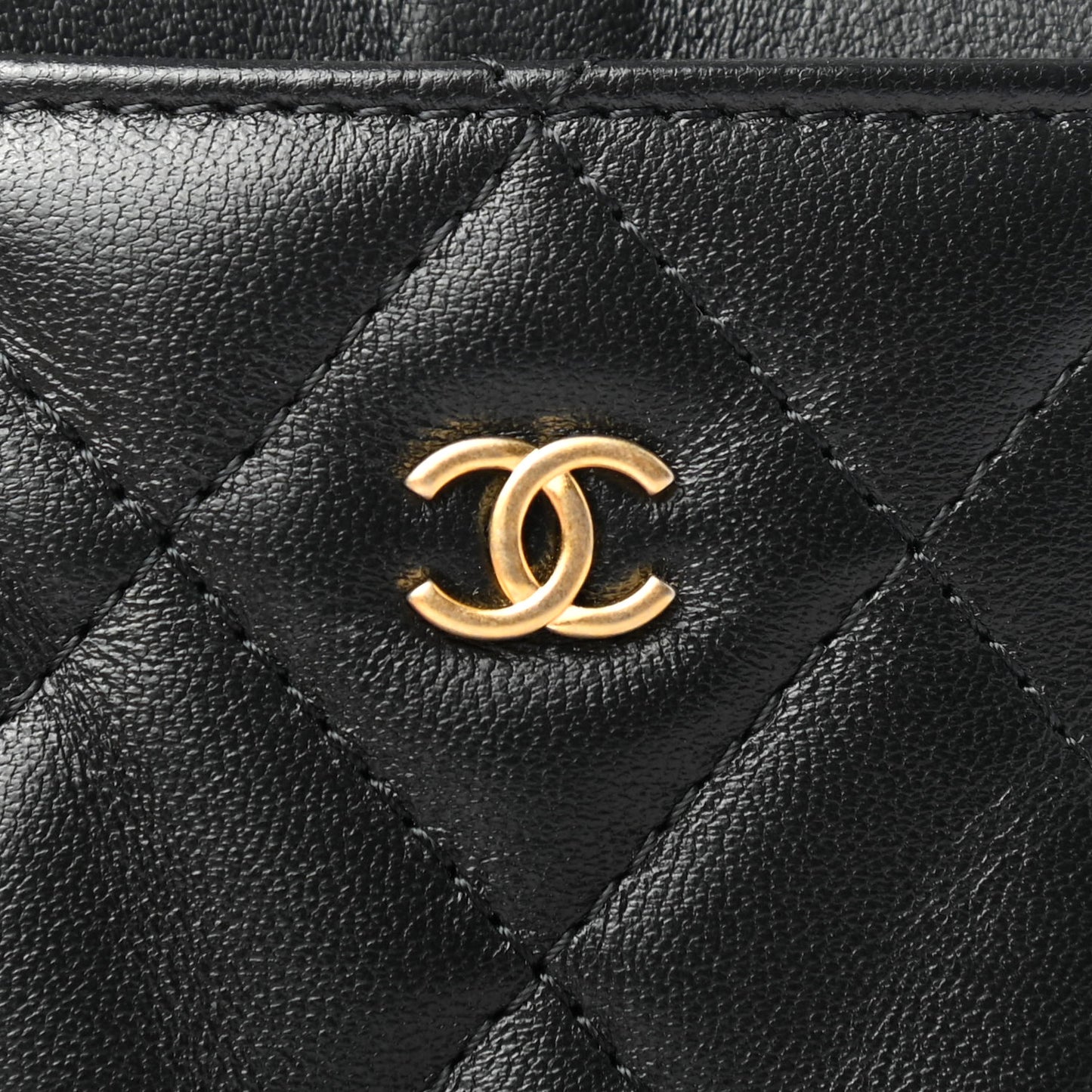 Pearl Lambskin Pearl Crown CC Wristlet Multi Pouches Black