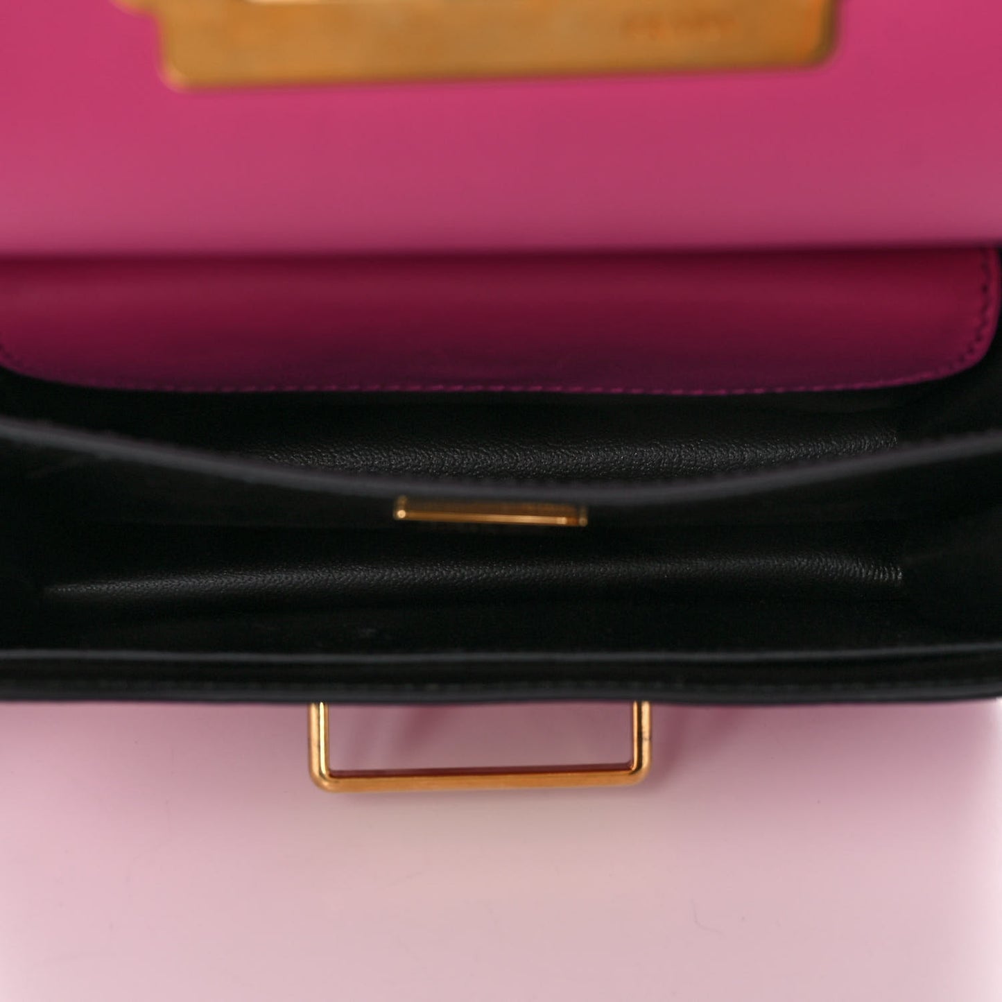 City Calf Saffiano Cahier Bag Fuxia Black