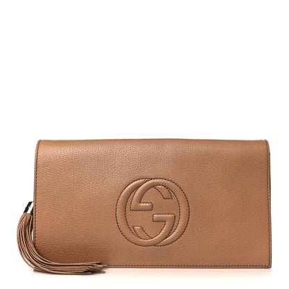 Gucci Pebbled Calfskin Medium Soho Clutch Camelia 1 of 9