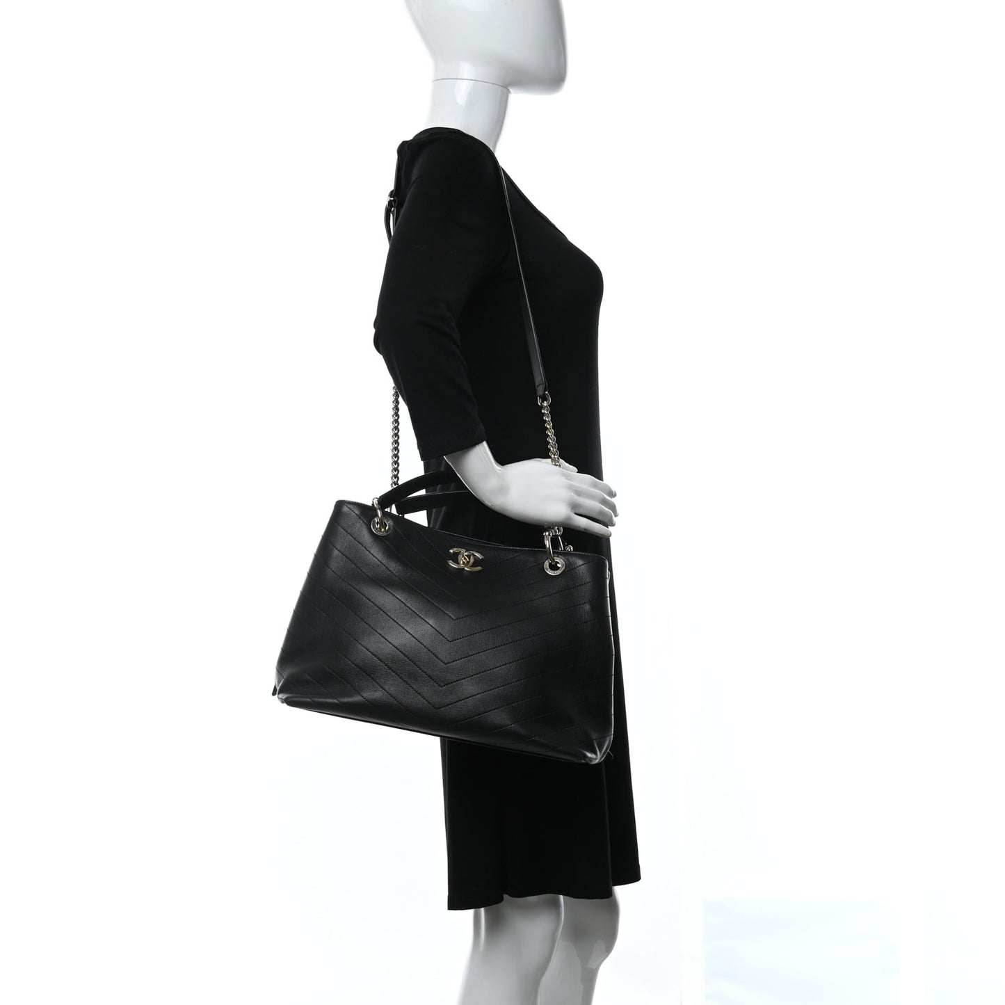 Calfskin Stitched Large Chevron Chic Shopping Bag Black