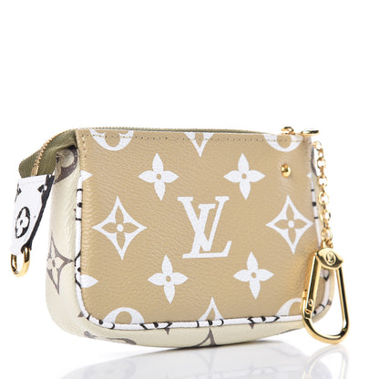 Louis Vuitton Monogram Giant Micro Pochette Accessories Kaki White 3 of 7