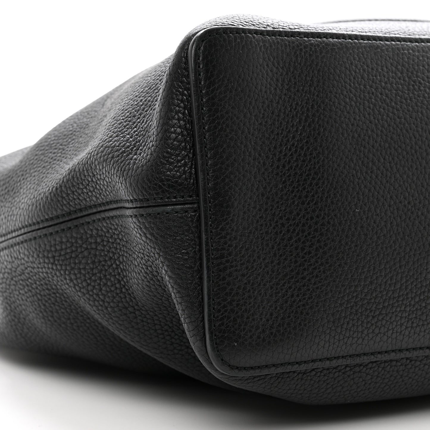 Pebbled Calfskin Large Soho Hobo Black