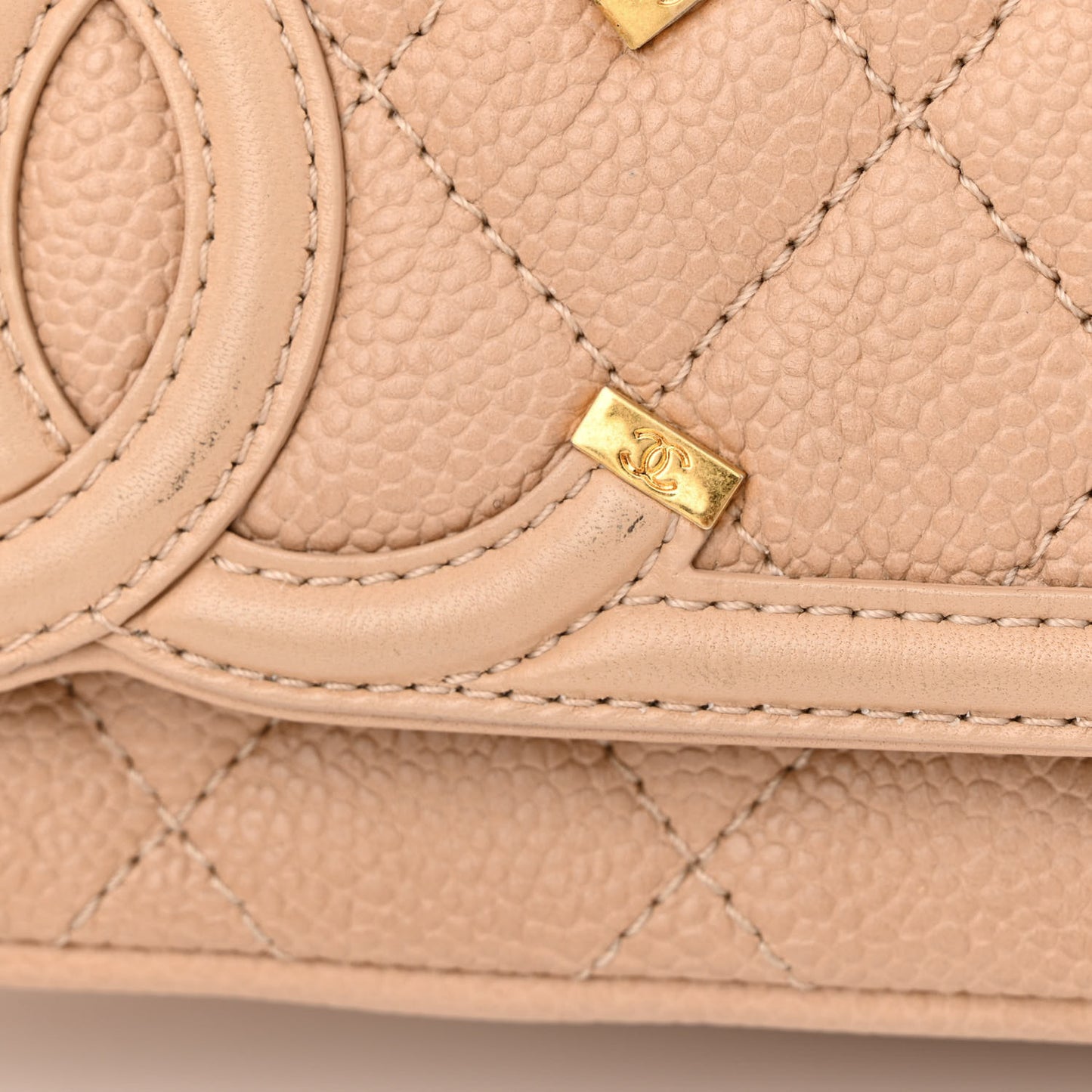 Caviar Quilted Medium CC Filigree Flap Beige
