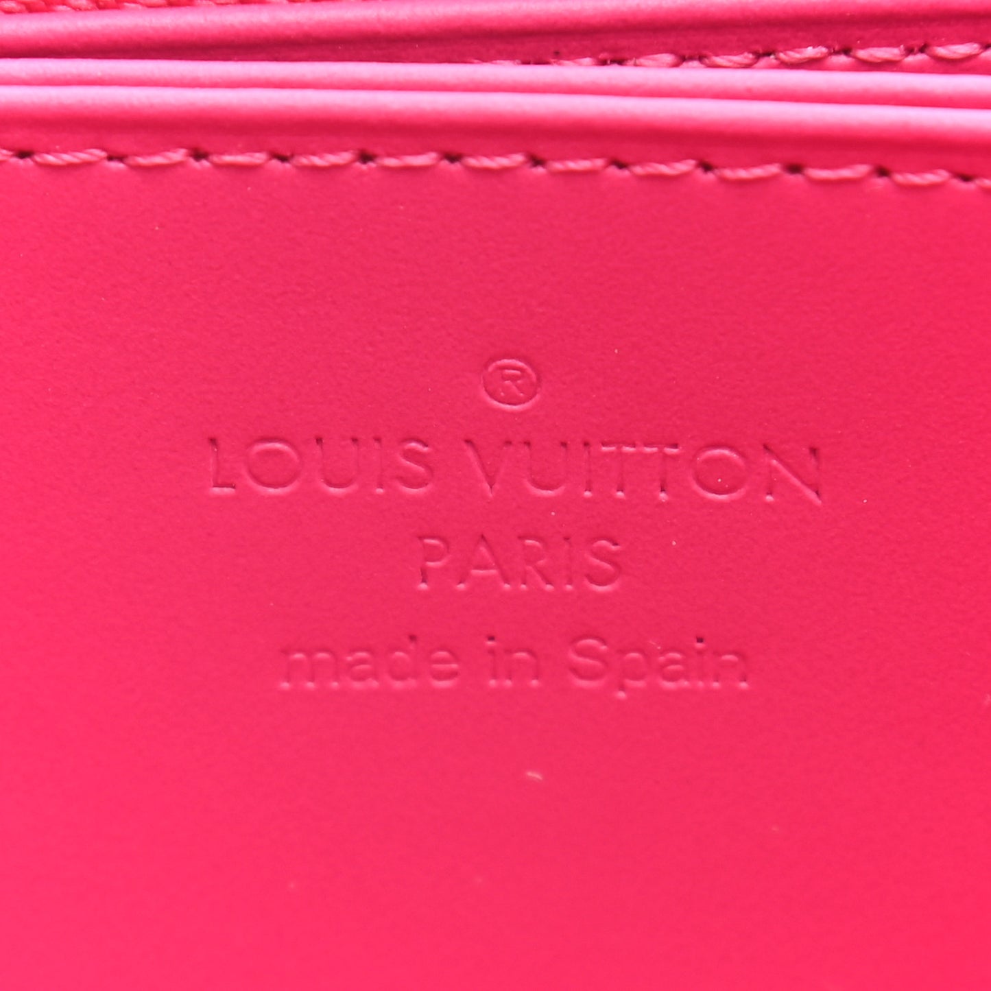 Vernis Valentine Zippy Wallet Fuchsia