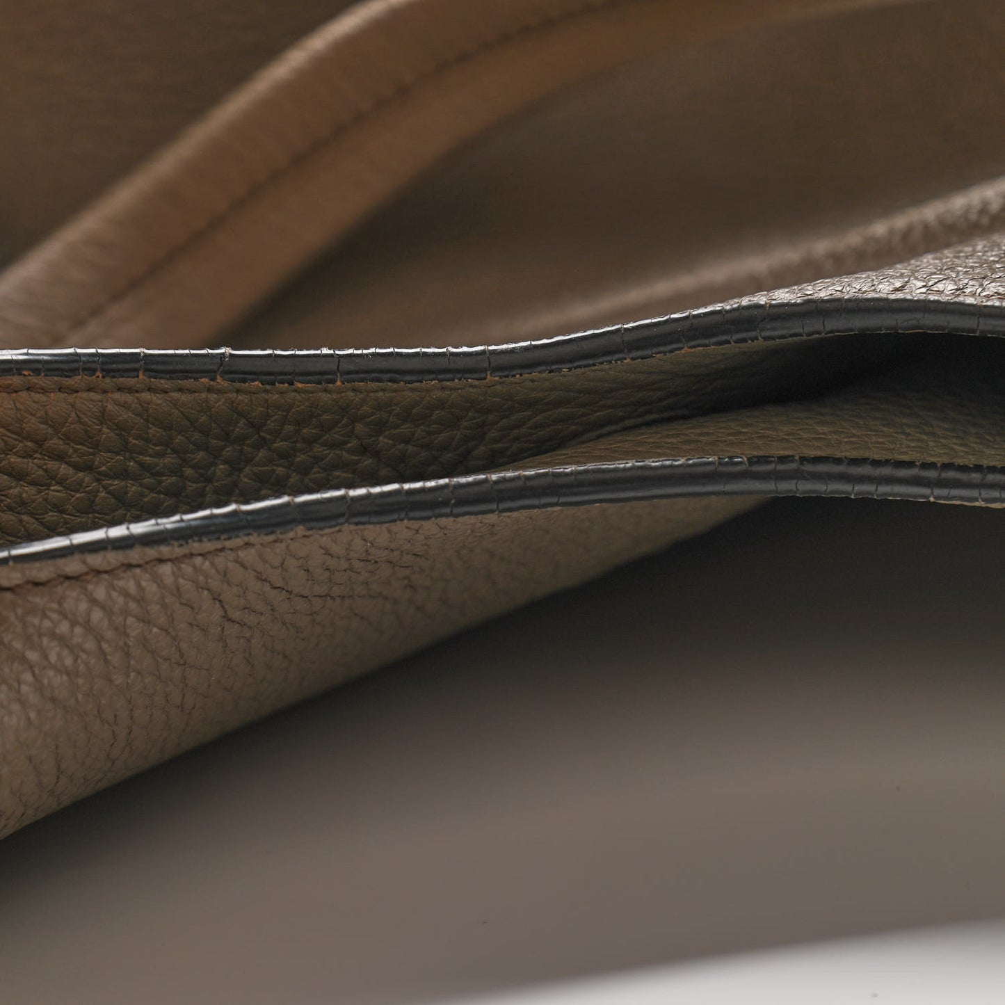 Vitello Phenix Logo Hobo Taupe