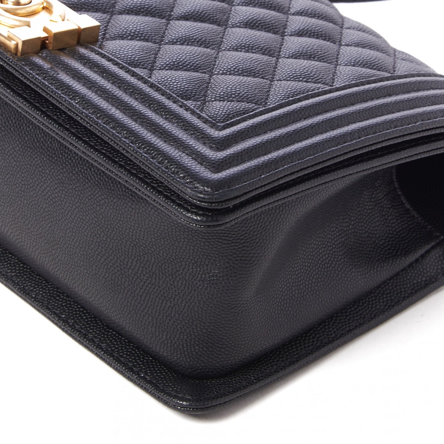 Caviar Quilted Medium Boy Flap Black