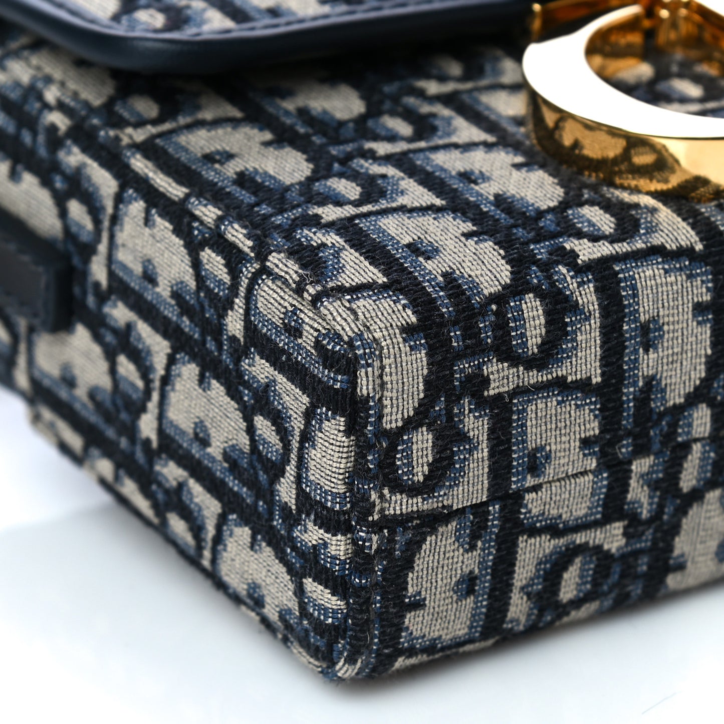 Oblique 30 Montaigne Box Bag Blue
