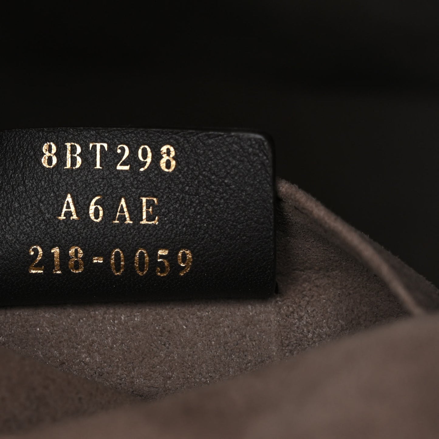 Vitello Grace F is Fendi Bi-Color FF 1974 Embossed Grande Mon Tresor Bucket Bag Maya Black Fragola