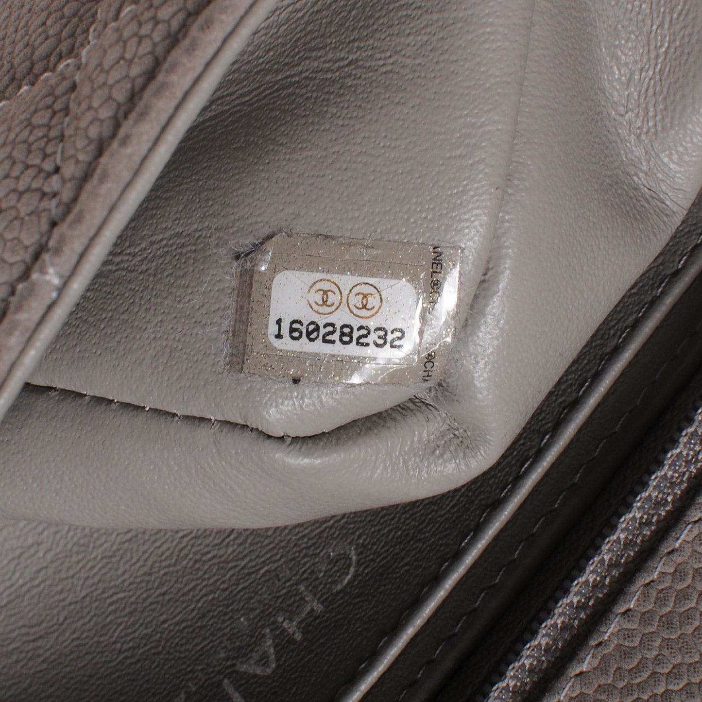 Caviar Iridescent Quilted Mini Flap Gris