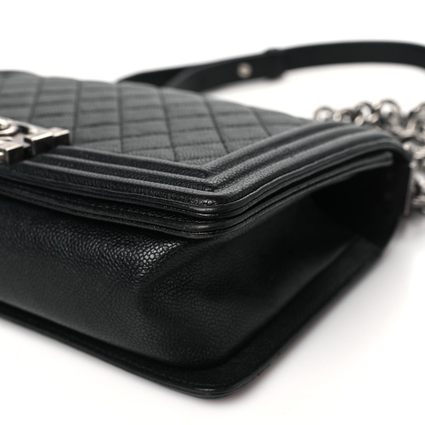 Caviar Quilted Medium Boy Flap Black