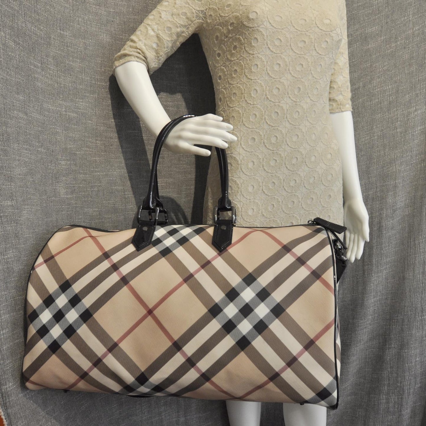 Nova Check Boston Travel Bag