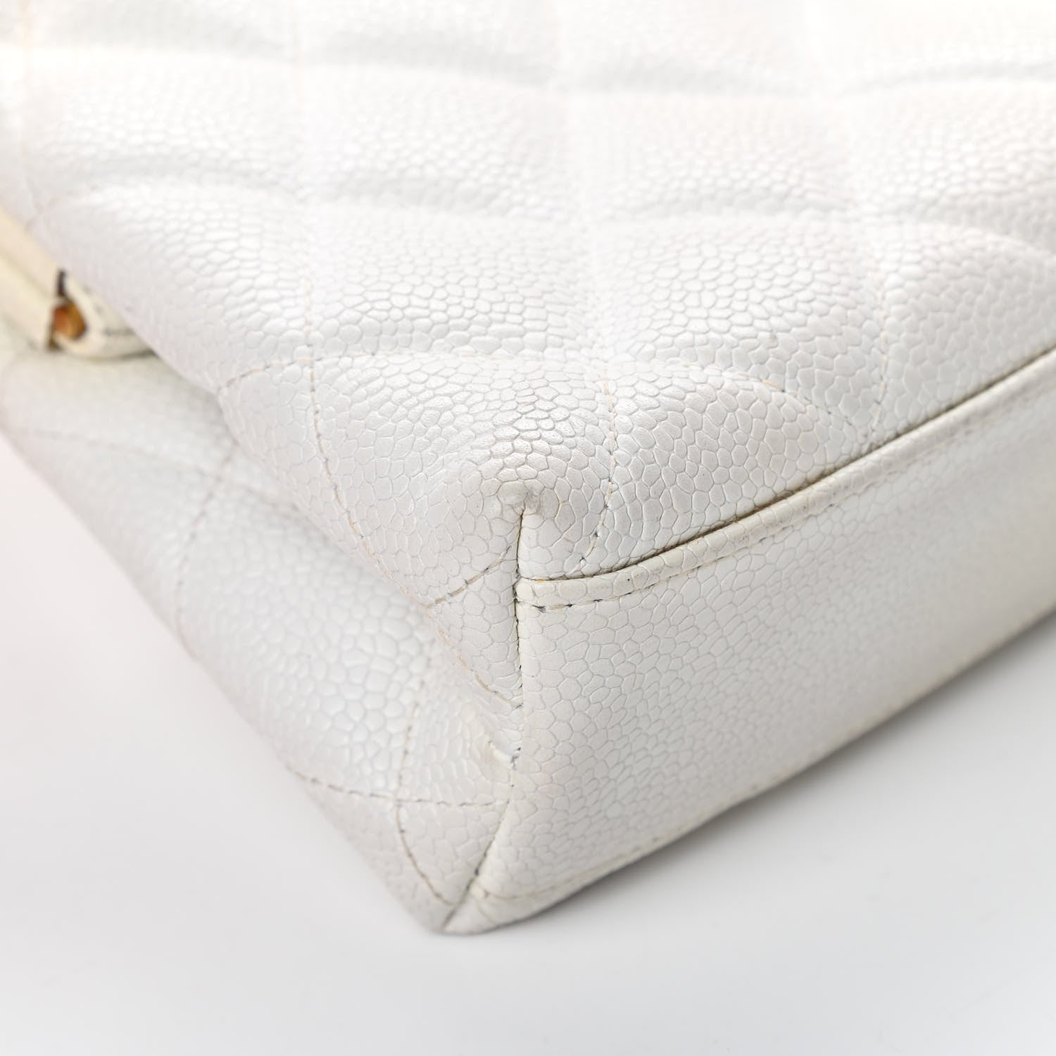 Chanel Caviar Quilted Kisslock Frame Bag White 13 of 18
