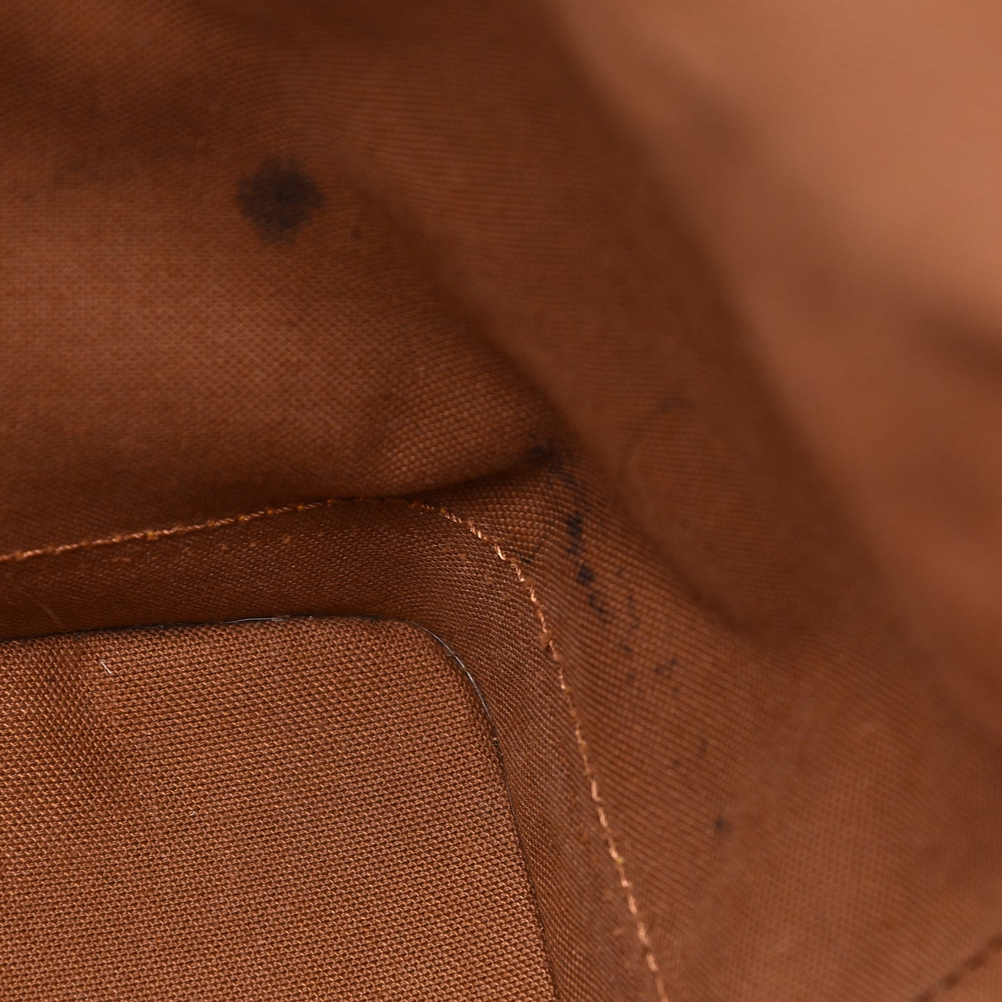 Monogram Noe