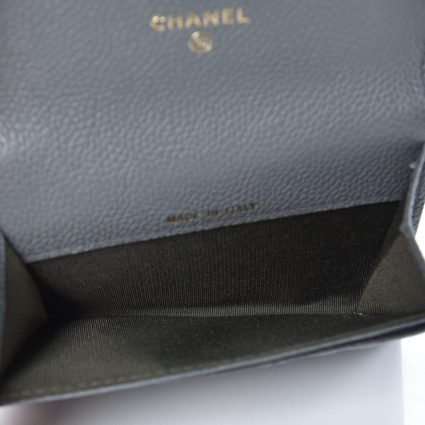 Caviar Quilted Boy Flap Card Holder Flap Grey