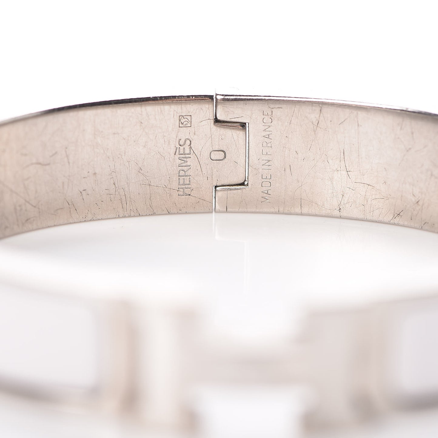Enamel Narrow Clic Clac H Bracelet PM White