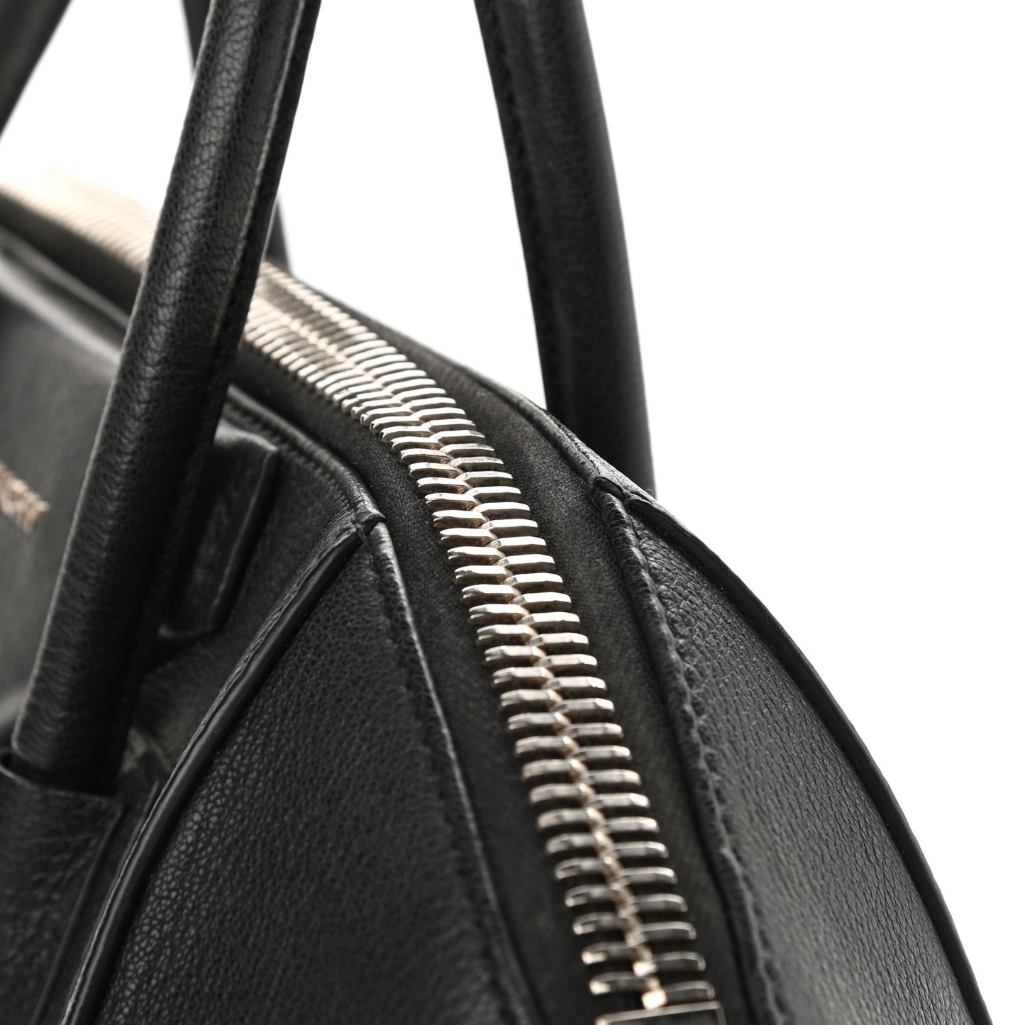 Sugar Goatskin Medium Antigona Black