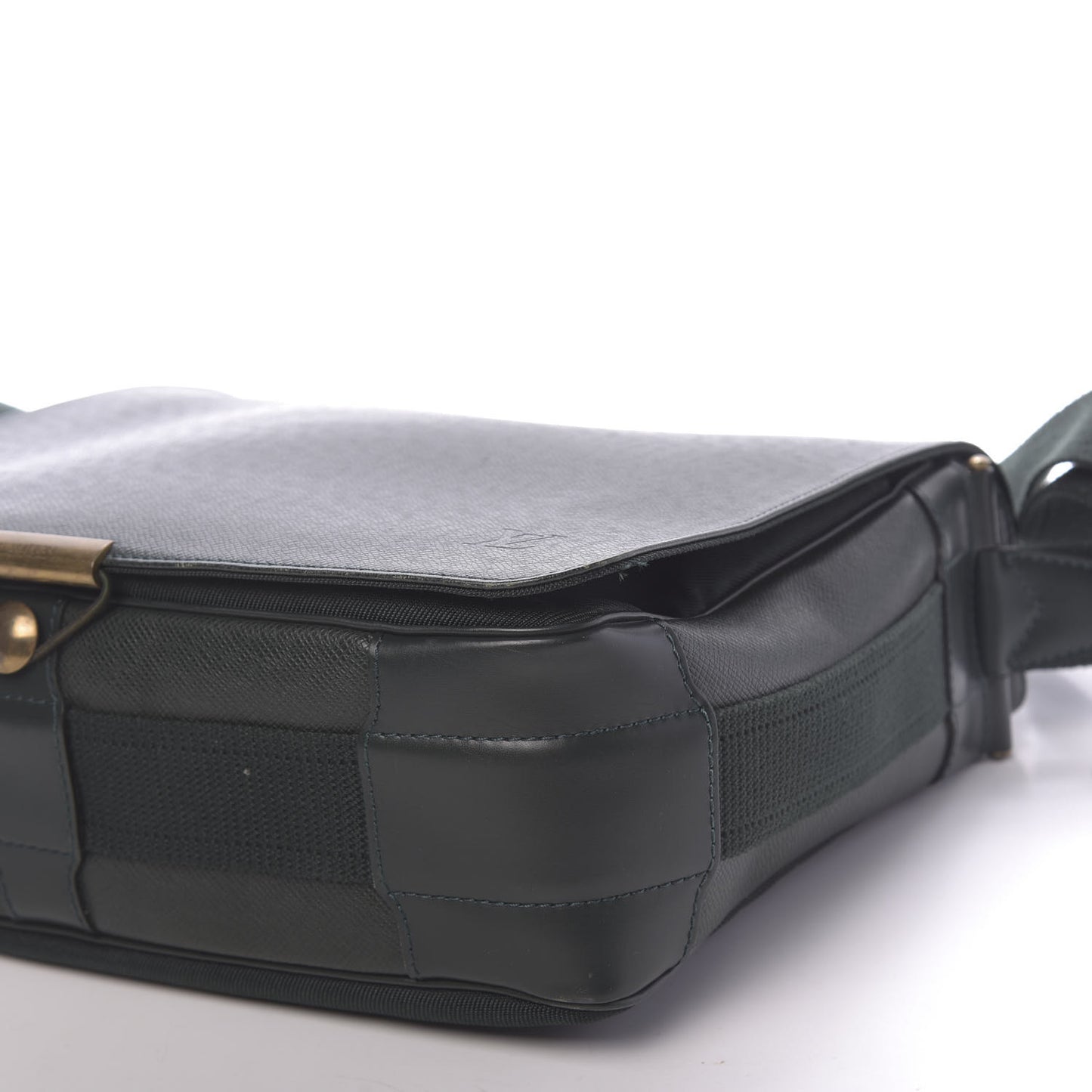 Taiga Viktor Messenger Bag Epicea