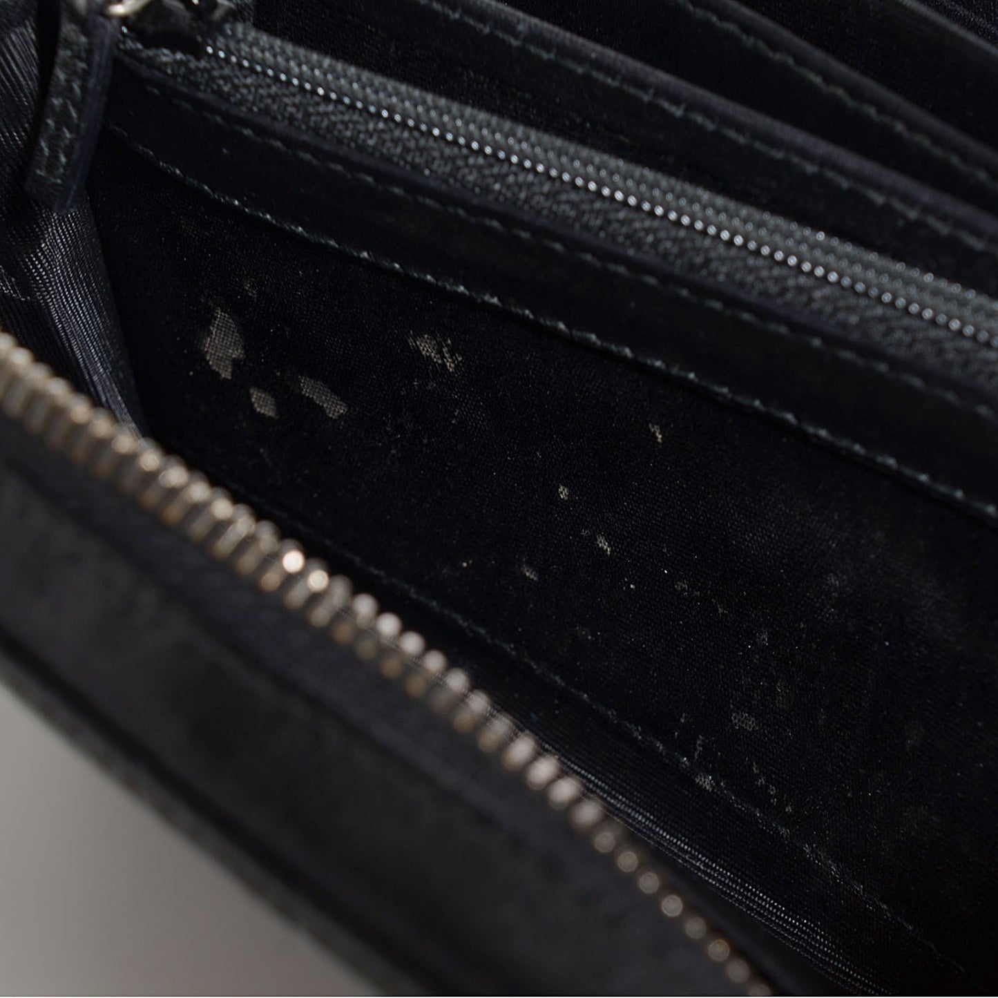 Microguccissima Large Zip Around Wallet Black