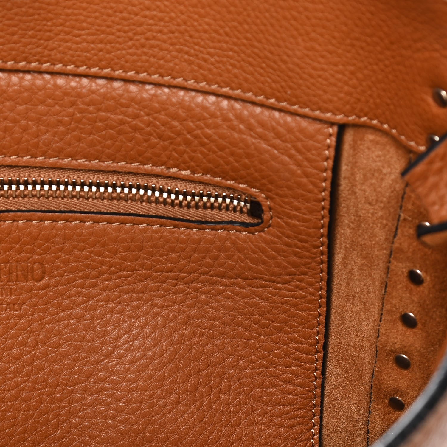 Valentino Garavani Pebbled Calfskin Small Rockstud Flip-Lock Messenger Bag Light Cuir 11 of 21