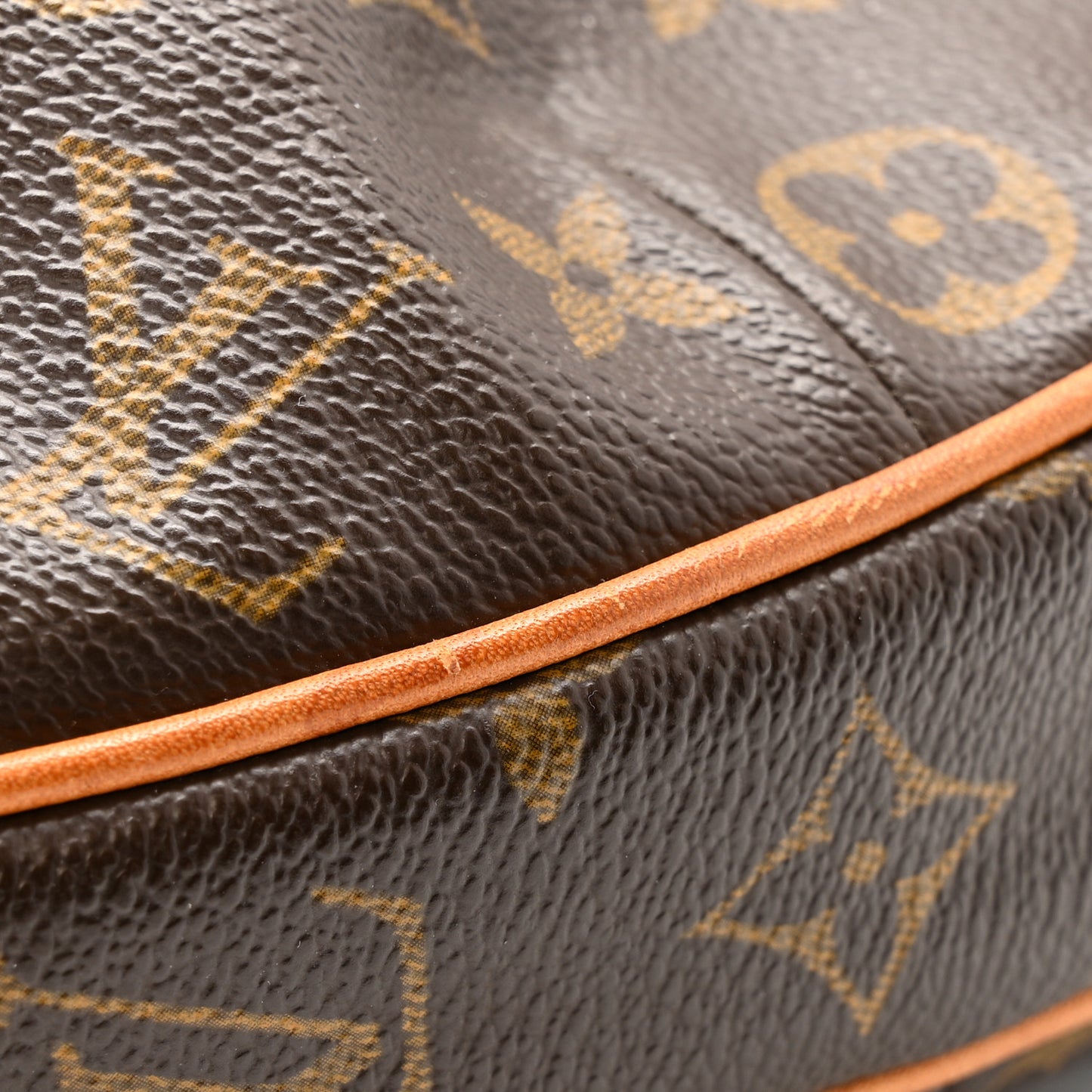 Monogram Croissant GM