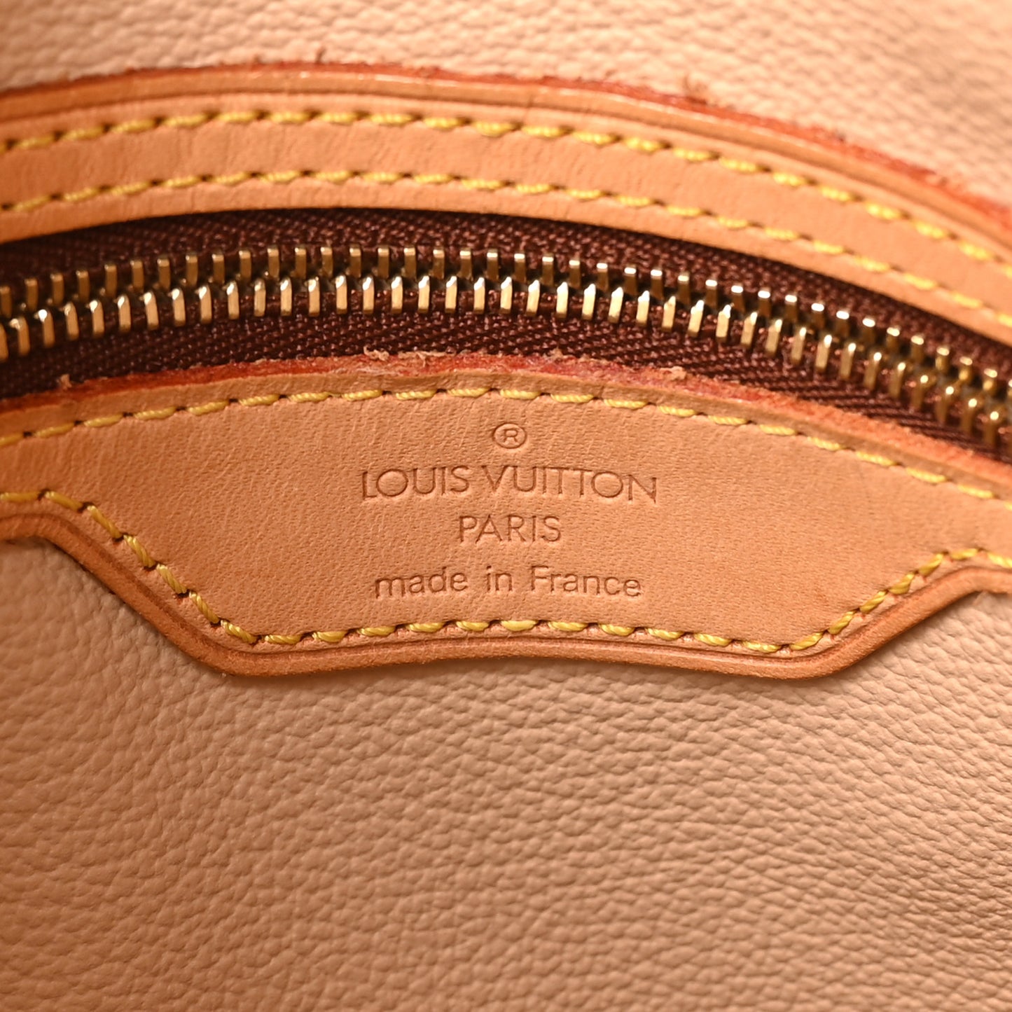 Monogram Petit Bucket 23