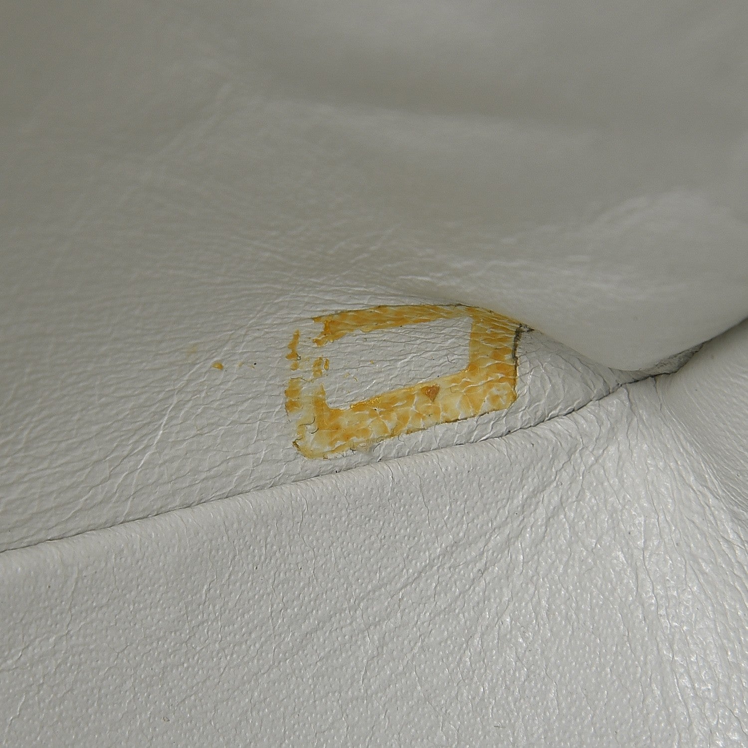 Chanel Caviar Quilted 2.55 Reissue 226 Flap White 8 of 20