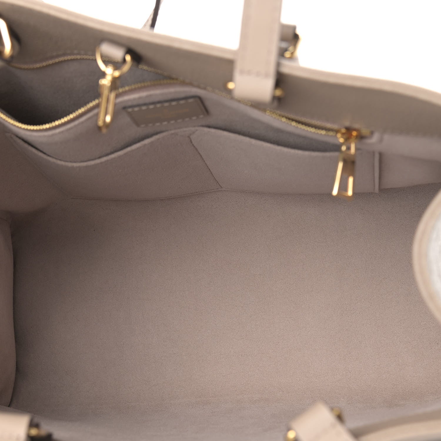 Louis Vuitton Empreinte Monogram Giant Onthego MM Tourterelle 5 of 8