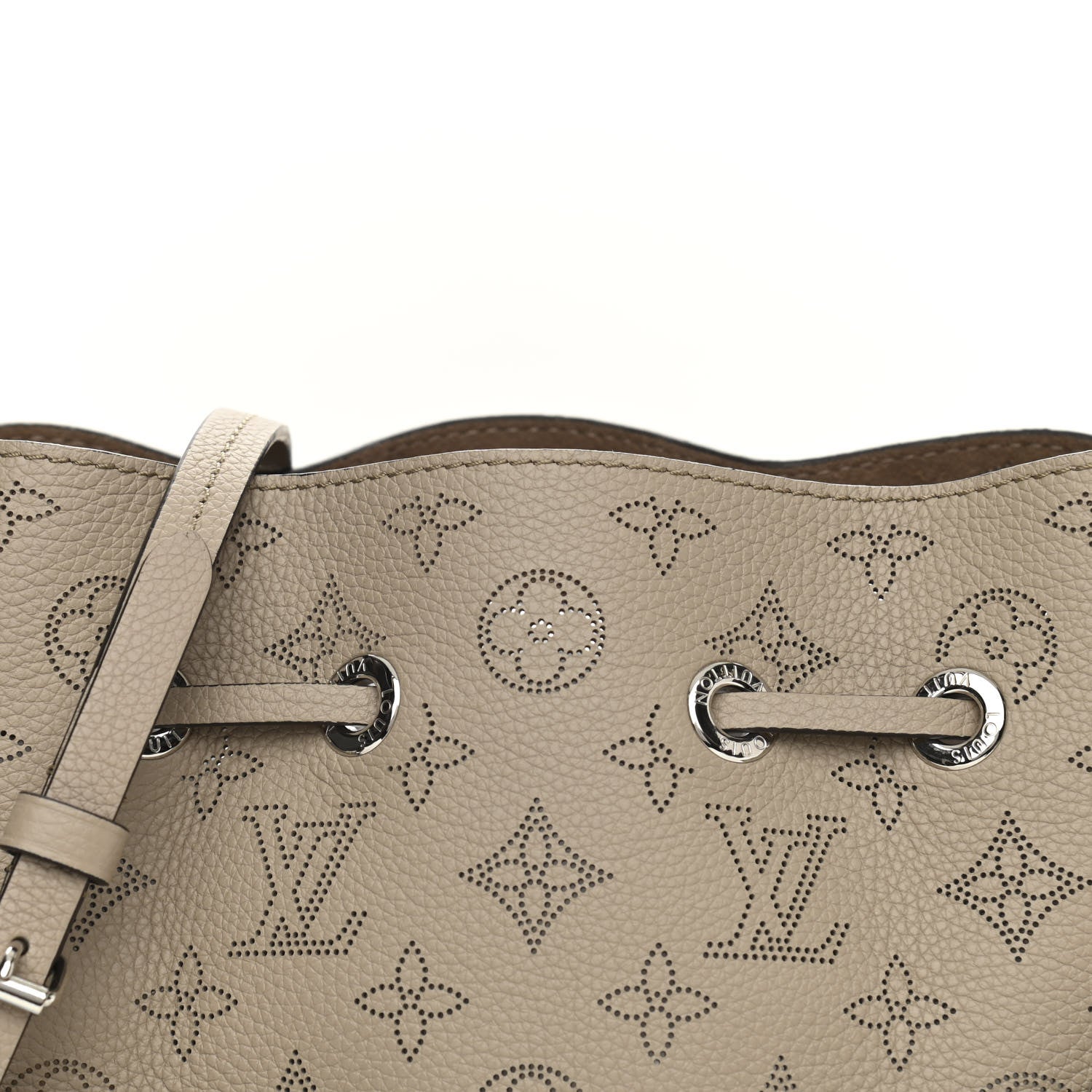 Louis Vuitton Mahina Bella Galet 6 of 9