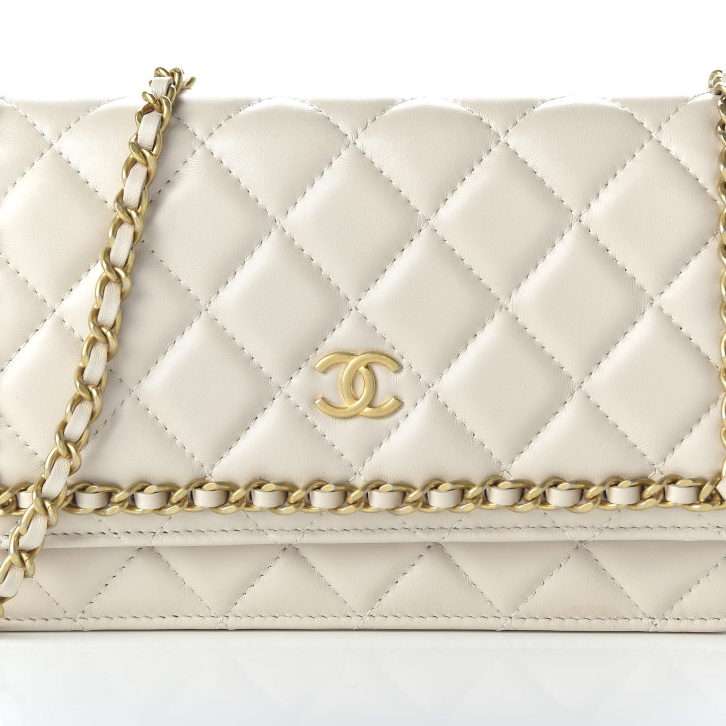 Lambskin Quilted Chain Around Wallet On Chain WOC White