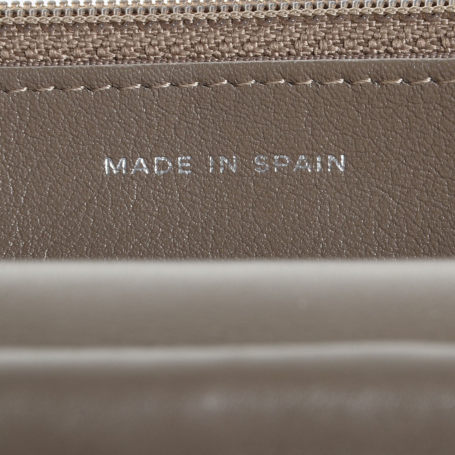 Patent Quilted Wallet On Chain WOC Grey