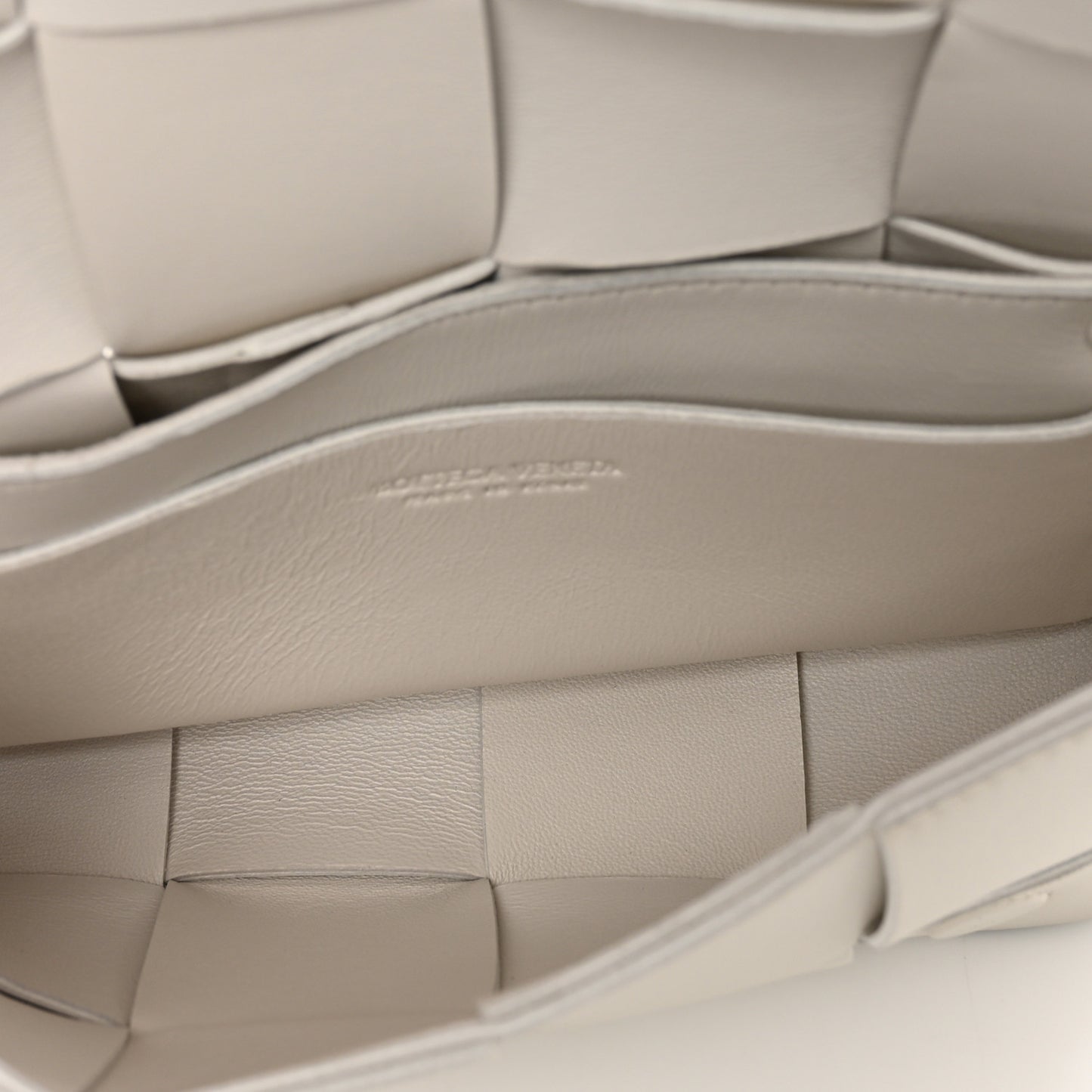 Nappa Maxi Intreccio The Belt Cassette Bag White