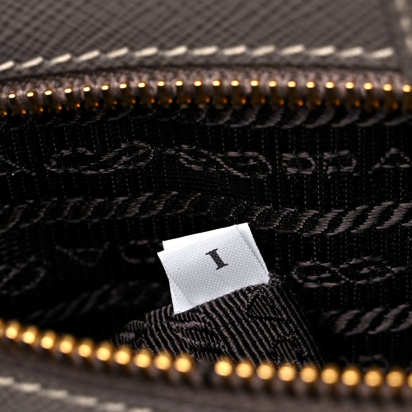 Saffiano Lux Medium Tote Argilla