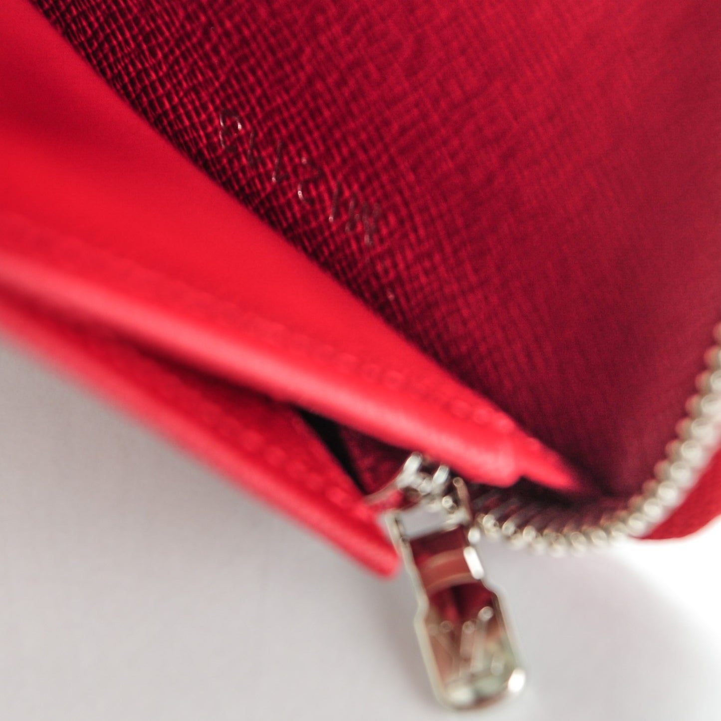 Epi Compact Zippy Wallet Carmine