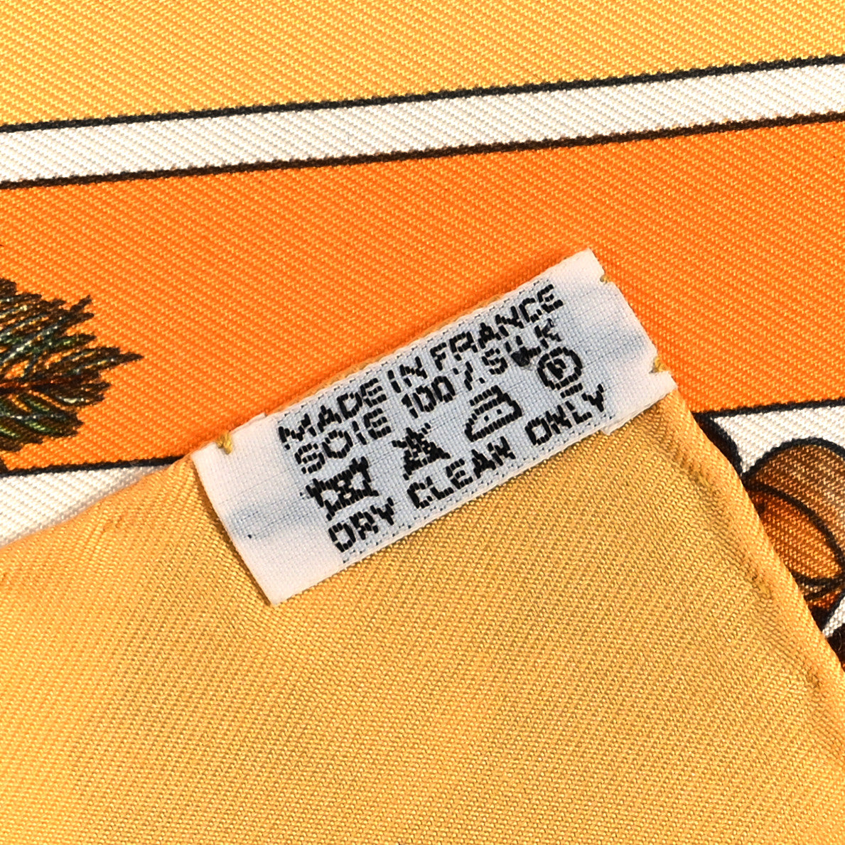 Hermes Silk Confident Des Coeurs Pocket Square Scarf 1853076