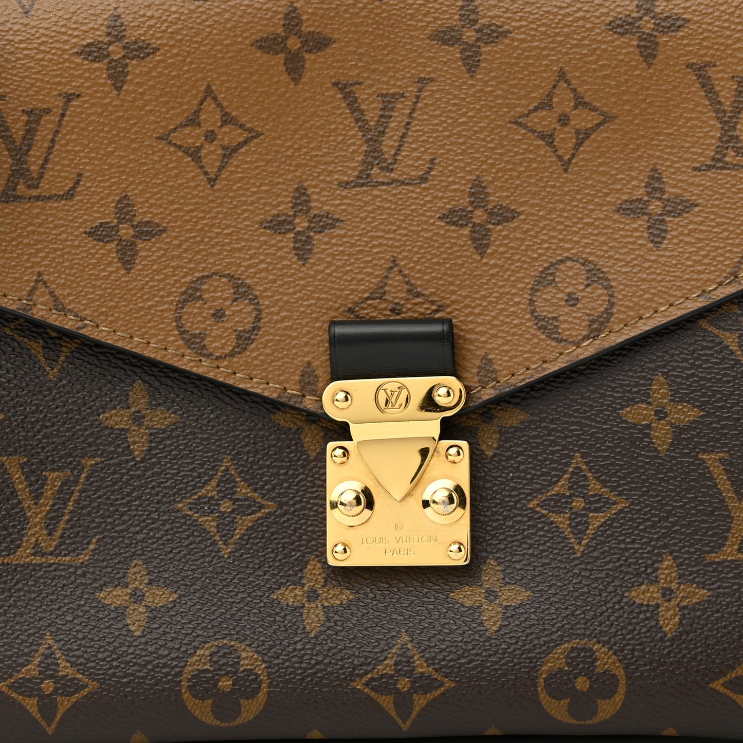 Reverse Monogram Pochette Metis